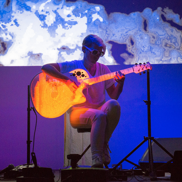 <strong> Kaki King - The Neck is a Bridge to the Body</strong>